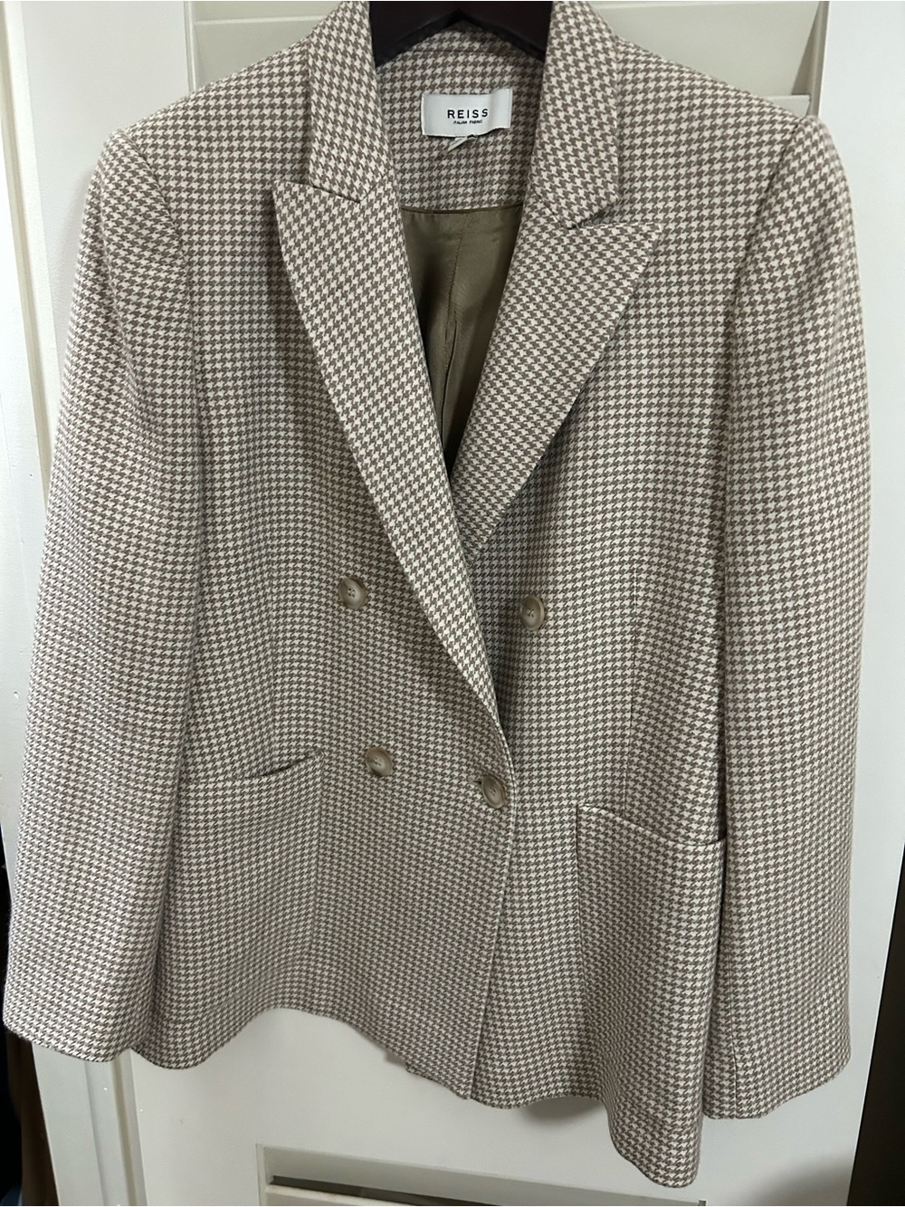 Reiss Double-Breasted Houndstooth Blazer in Beige and White